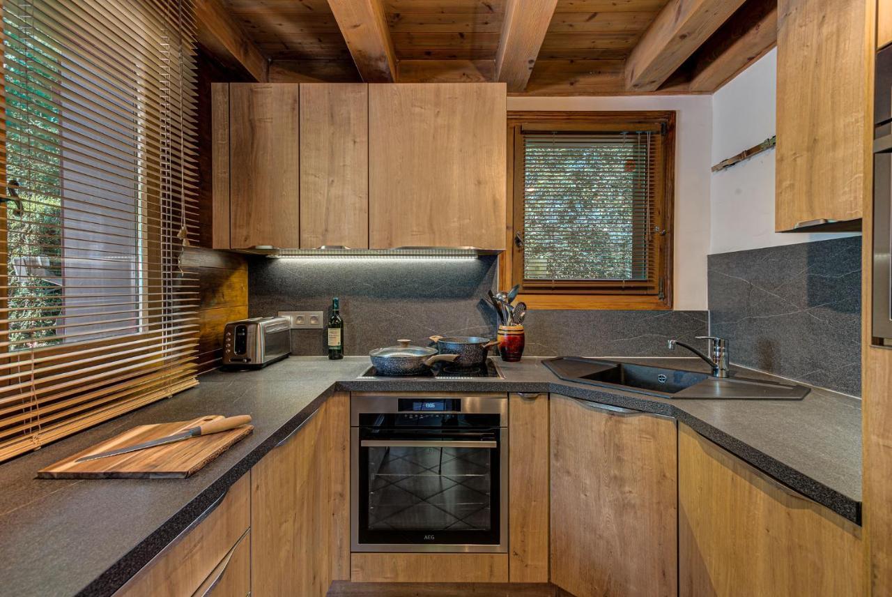 Chalet Blackbushe - Traditional Chalet - Alpes Travel - Sleeps 4-6 Les Houches Exterior foto