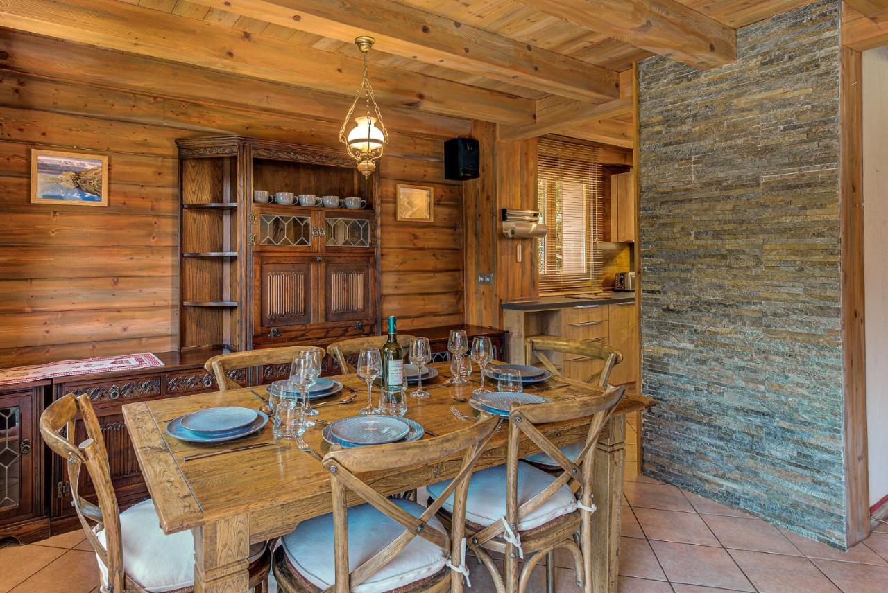 Chalet Blackbushe - Traditional Chalet - Alpes Travel - Sleeps 4-6 Les Houches Exterior foto